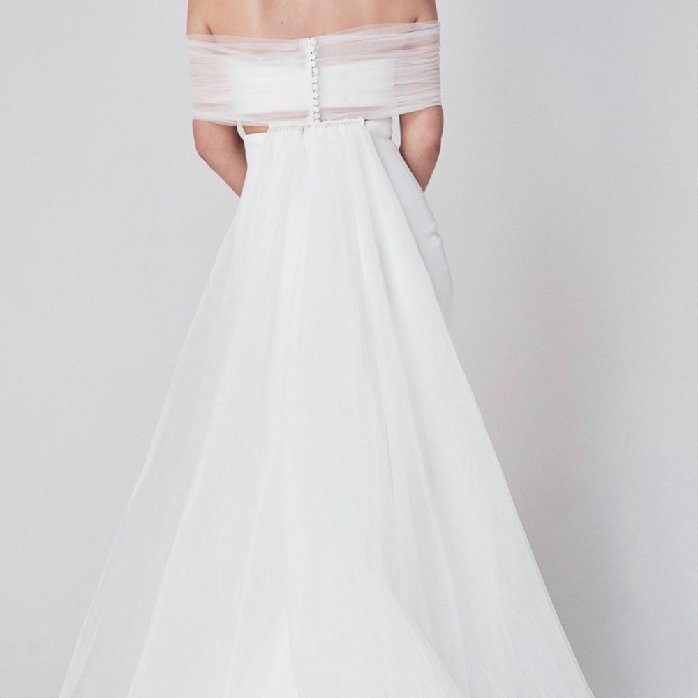 NWOT | CHOSEN by Kyha ‘Lennon’ Tulle Shoulder Wrap